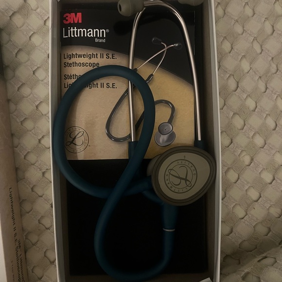 Littmann Stethoscope - Picture 2 of 3